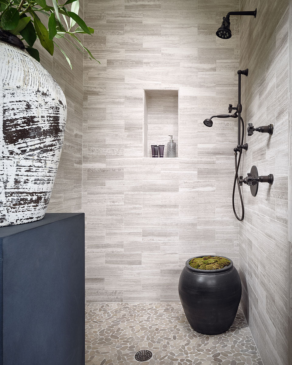 MSI Sliced Pebble Earth Tumbled Marble mosaic (SMOT-PEB-EARTH) – MSI room scene