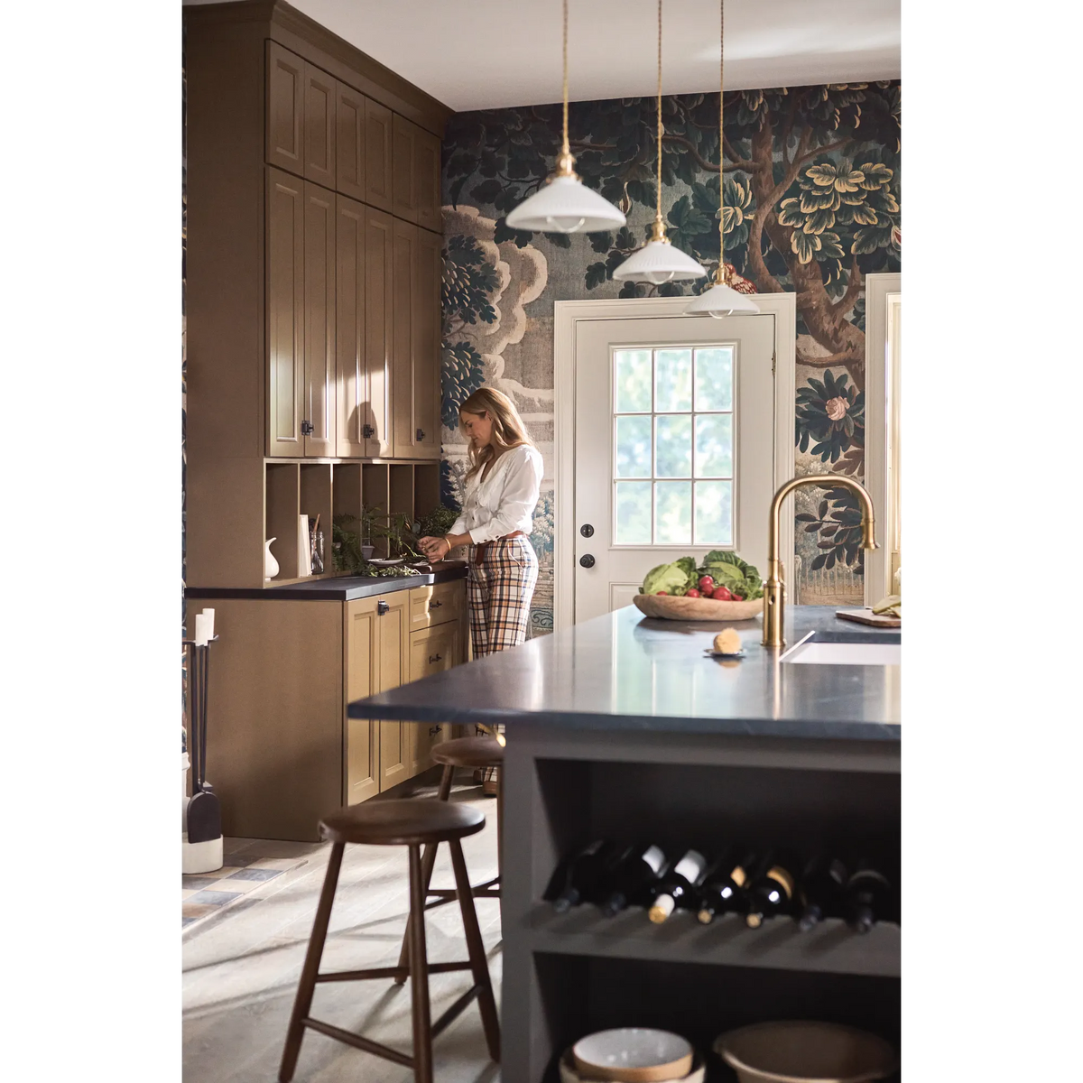 Moen Smyth MotionSense Wave Touchless Single-Handle Pulldown Kitchen Faucet 7770EW in Bronzed Gold (7770EWBZG) - view 8