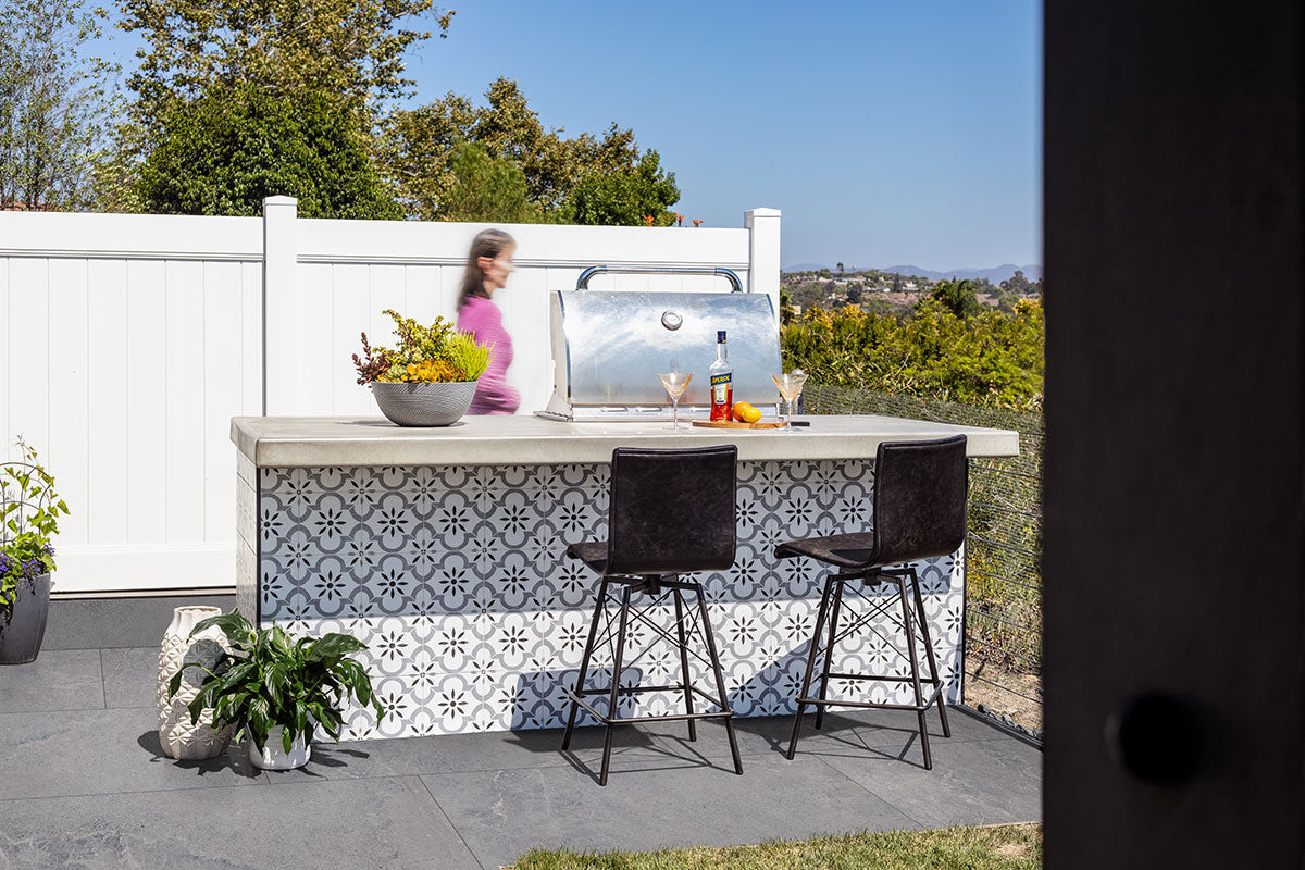 MSI Soreno Grigio 24 x 48 Matte Porcelain tile (NSORGRI2448) – MSI room scene