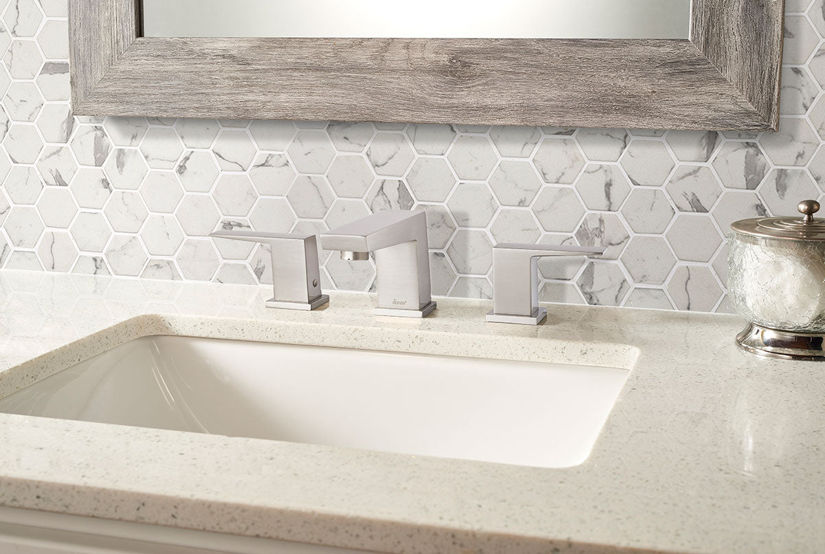 MSI Statuario Celano 2" Hexagon Glass mosaic (SMOT-GLS-STACEL6MM) – MSI room scene