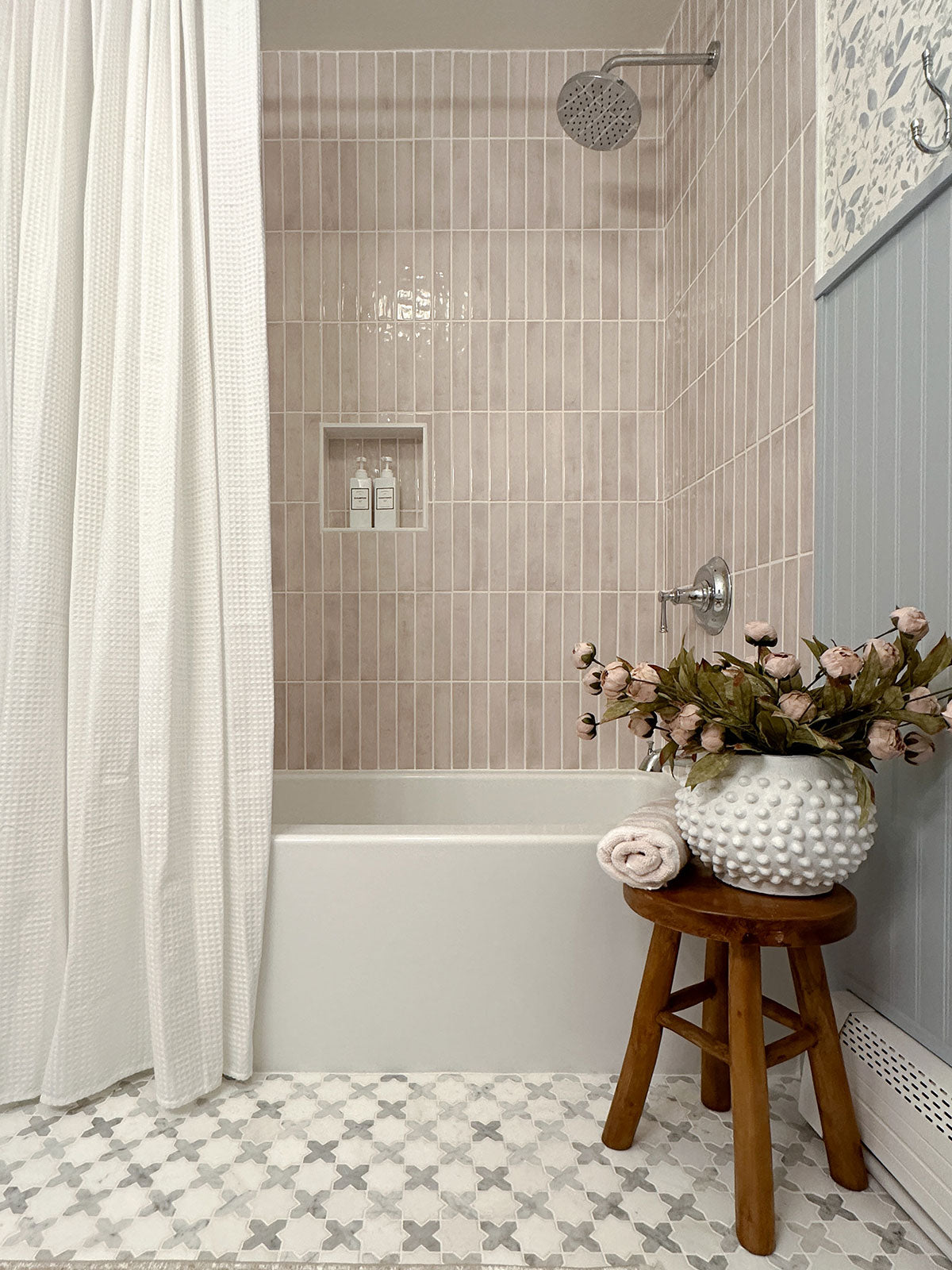MSI Stella Blush 2 x 10 Glossy Porcelain tile (NSTEBLU2X10G) – MSI room scene