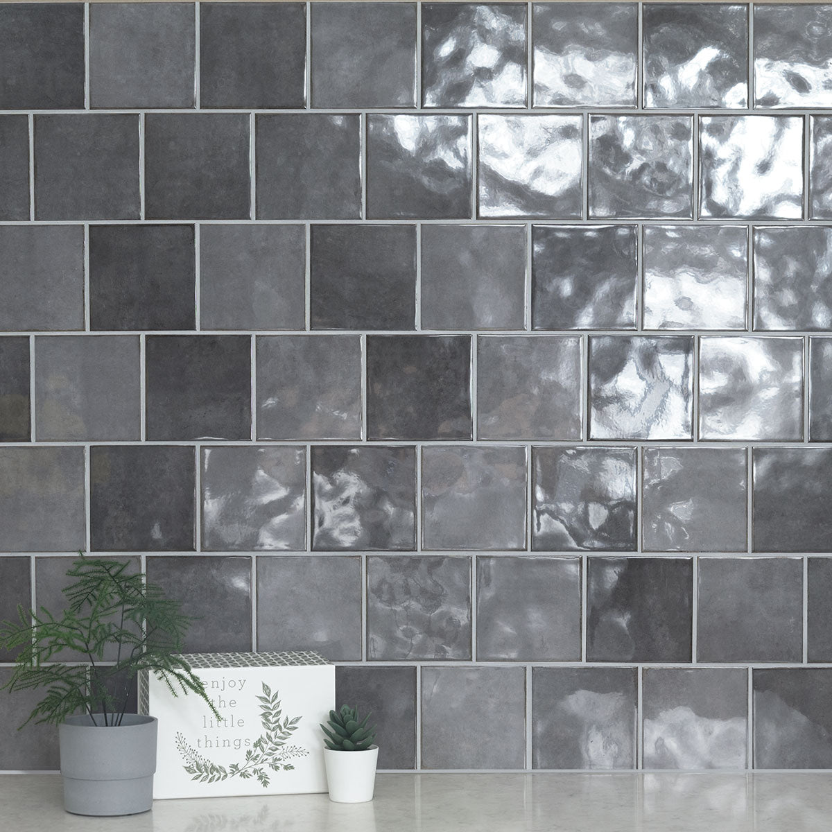 MSI Renzo Storm 5 x 5 Glossy Ceramic tile (NRENSTO5X5) – MSI room scene