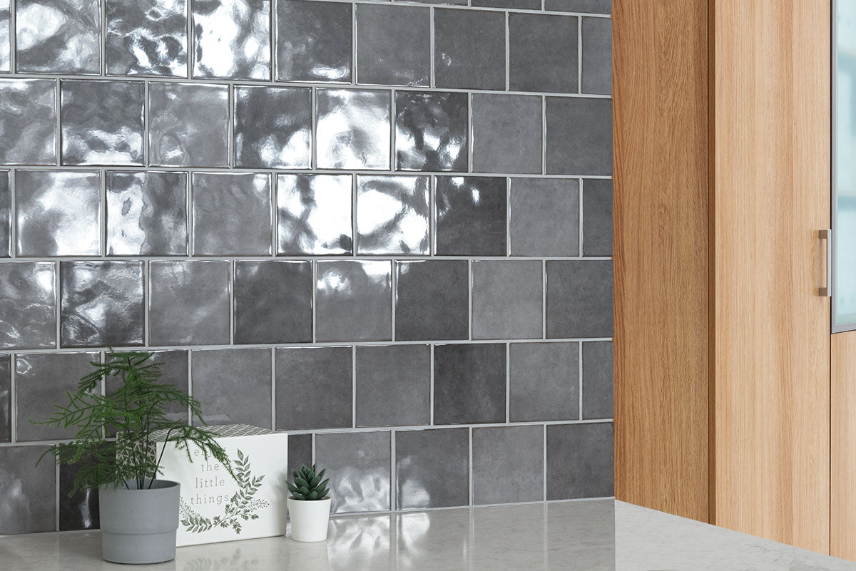MSI Renzo Storm 5 x 5 Glossy Ceramic tile (NRENSTO5X5) – MSI room scene