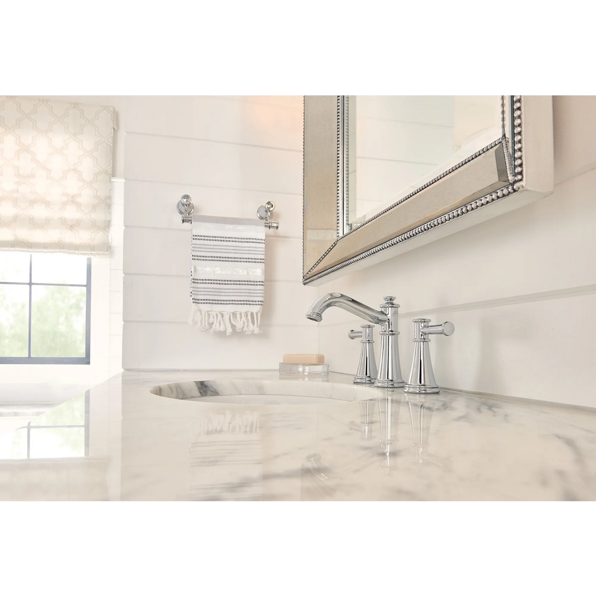 Moen Belfield Hand Towel Bar YB6486 in Chrome (YB6486CH) - view 4