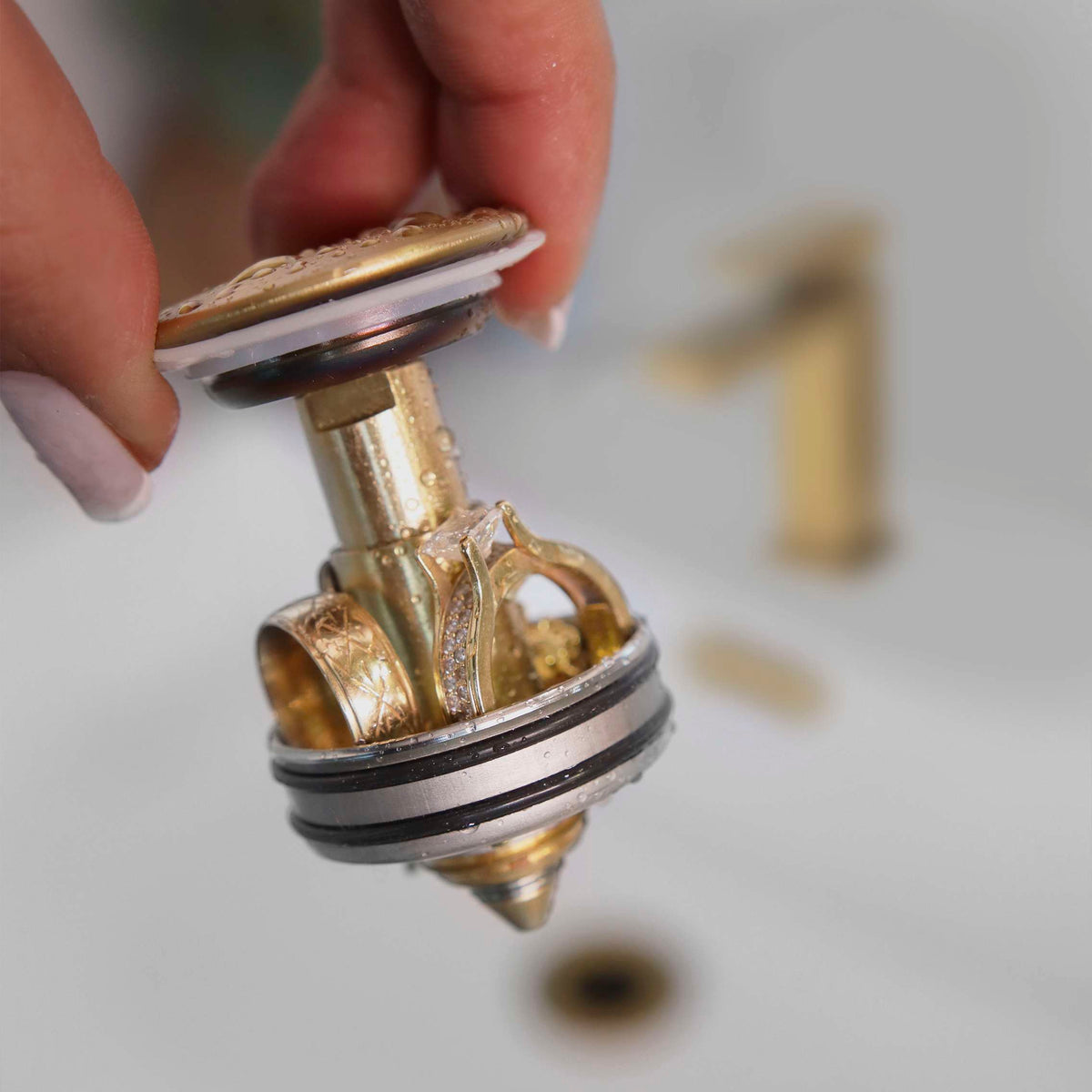 Stylish Pop-Up Bathroom Sink Drains Set with Overflow Brushed Gold D-700G2