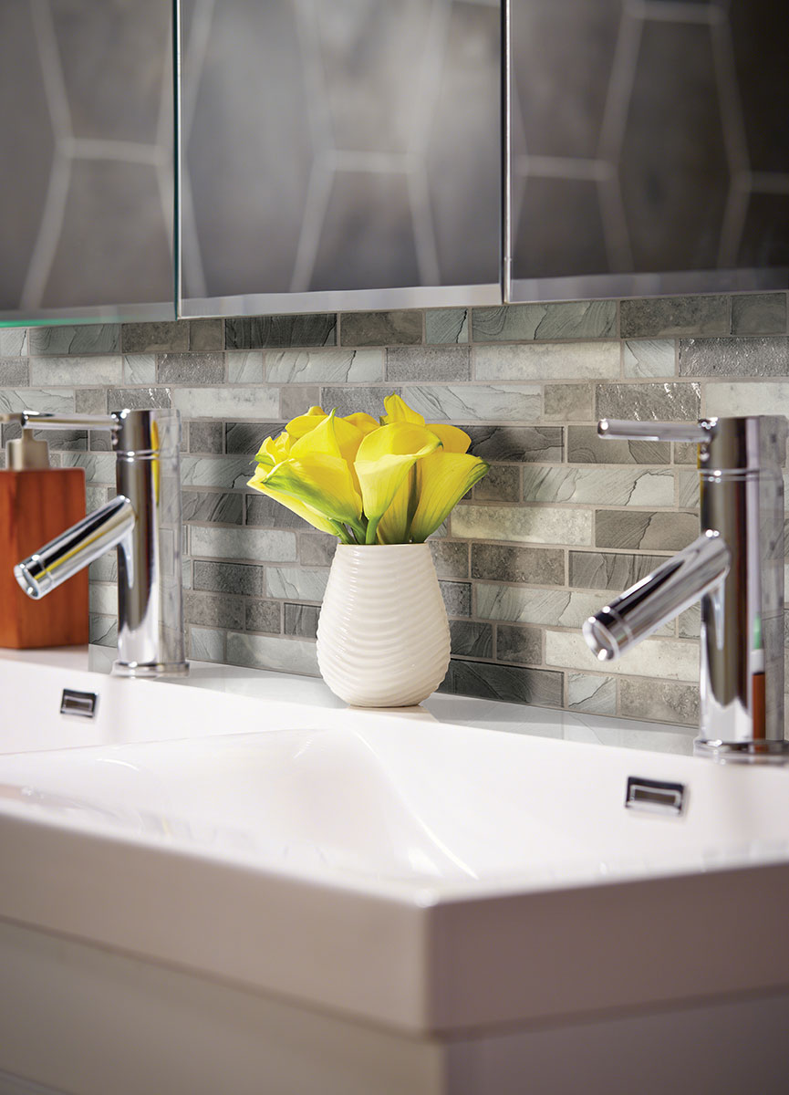 MSI Tarvos Interlocking Glass mosaic (SMOT-GLSIL-TARVOS6MM) – MSI room scene