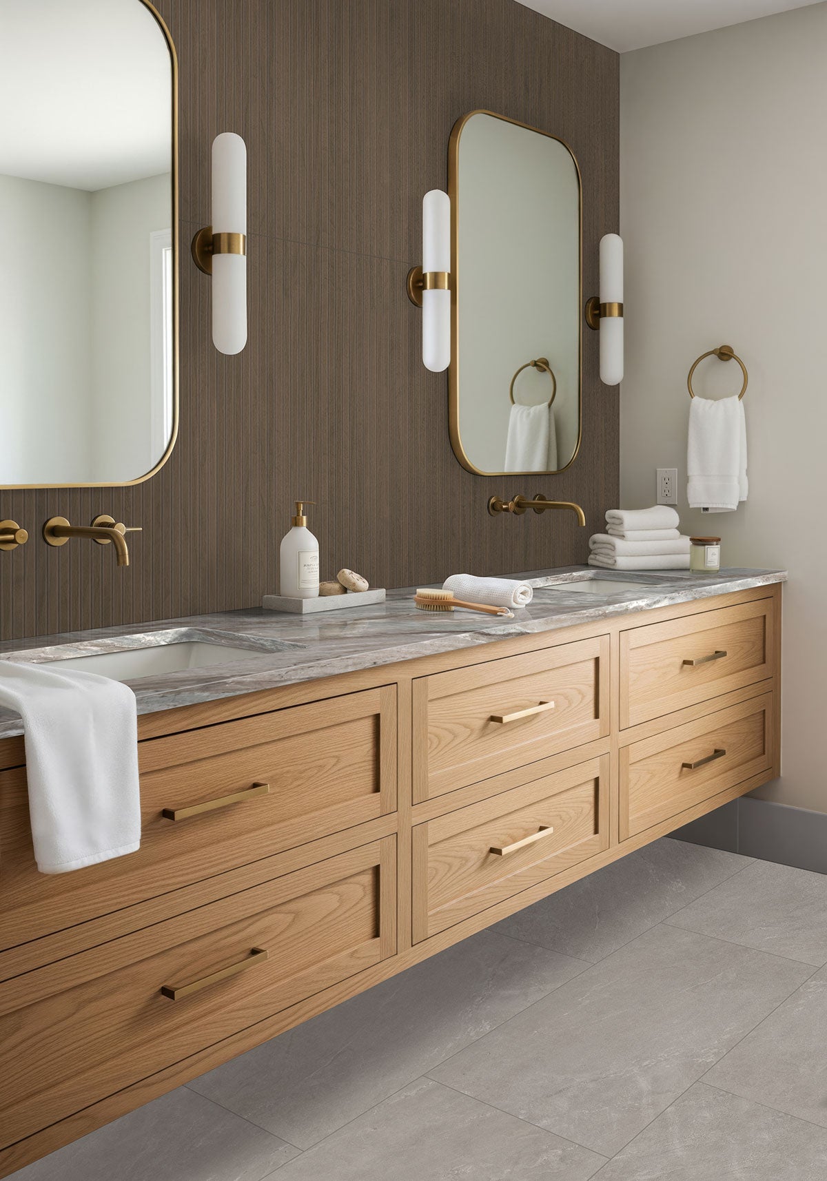 MSI Urbanslat Tawny 16 x 48 Matte Ceramic tile (NURBSLATAW1648) – MSI room scene (bathroom)