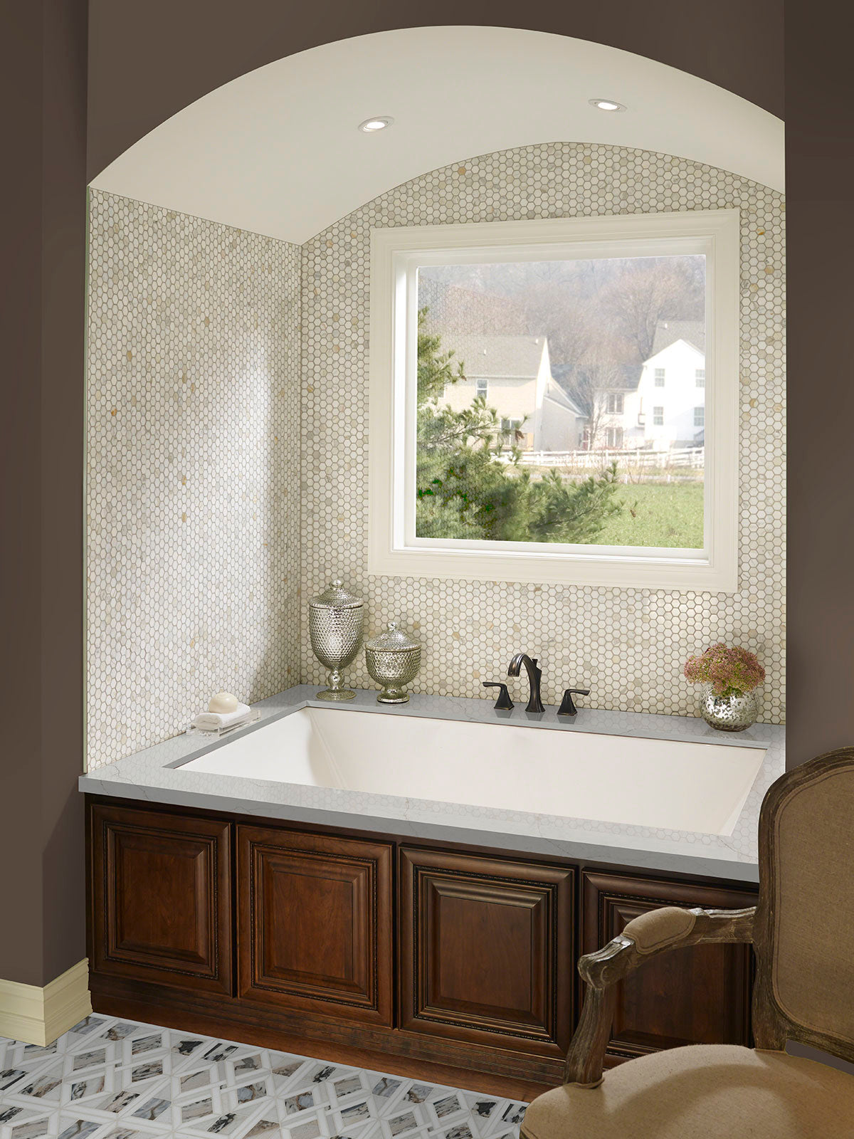 MSI Tessere Pattern Polished Marble mosaic (SMOT-TESSER-POL8MM) – MSI room scene (bathroom)