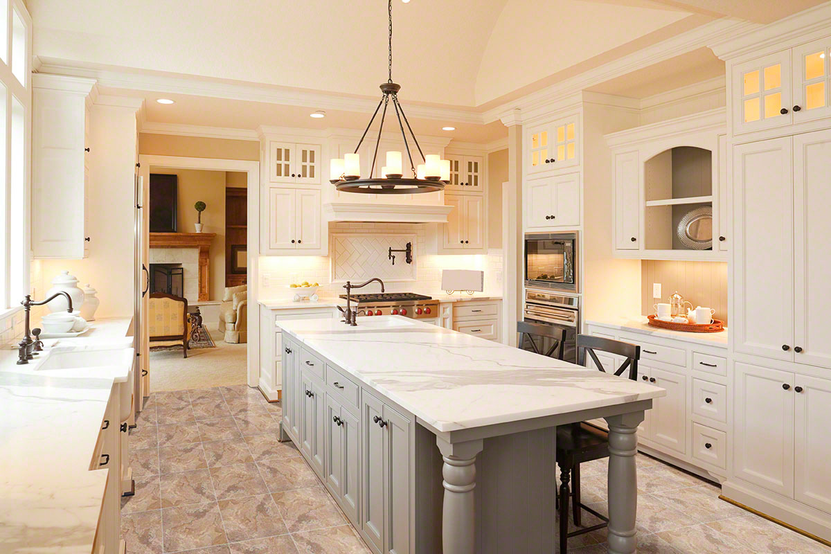 MSI Tuscany Classic 16 x 16 Honed Travertine tile (TTCLASLT1616HF) – MSI room scene