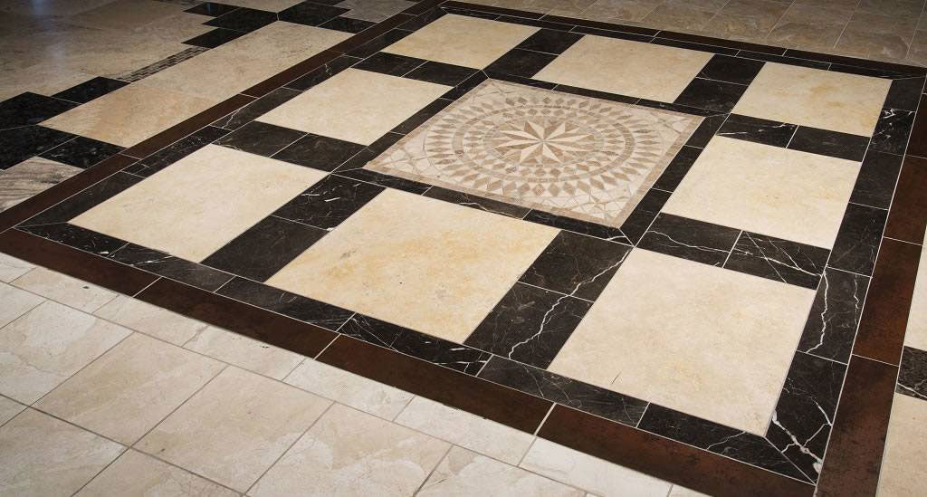MSI Tuscany Ivory 18 x 18 Honed Travertine tile (TTIVORY1818HF) – MSI room scene