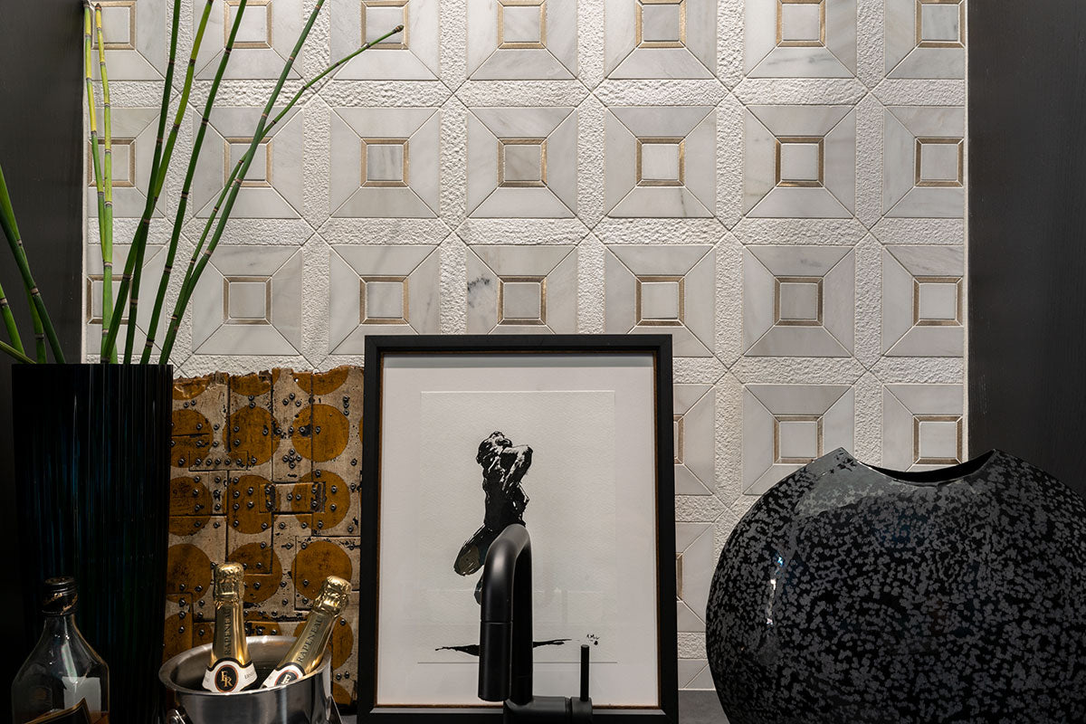 MSI Verona Gold Pattern Stone Metal Blend mosaic (SMOT-SMTL-VERGOL8MM) – MSI room scene