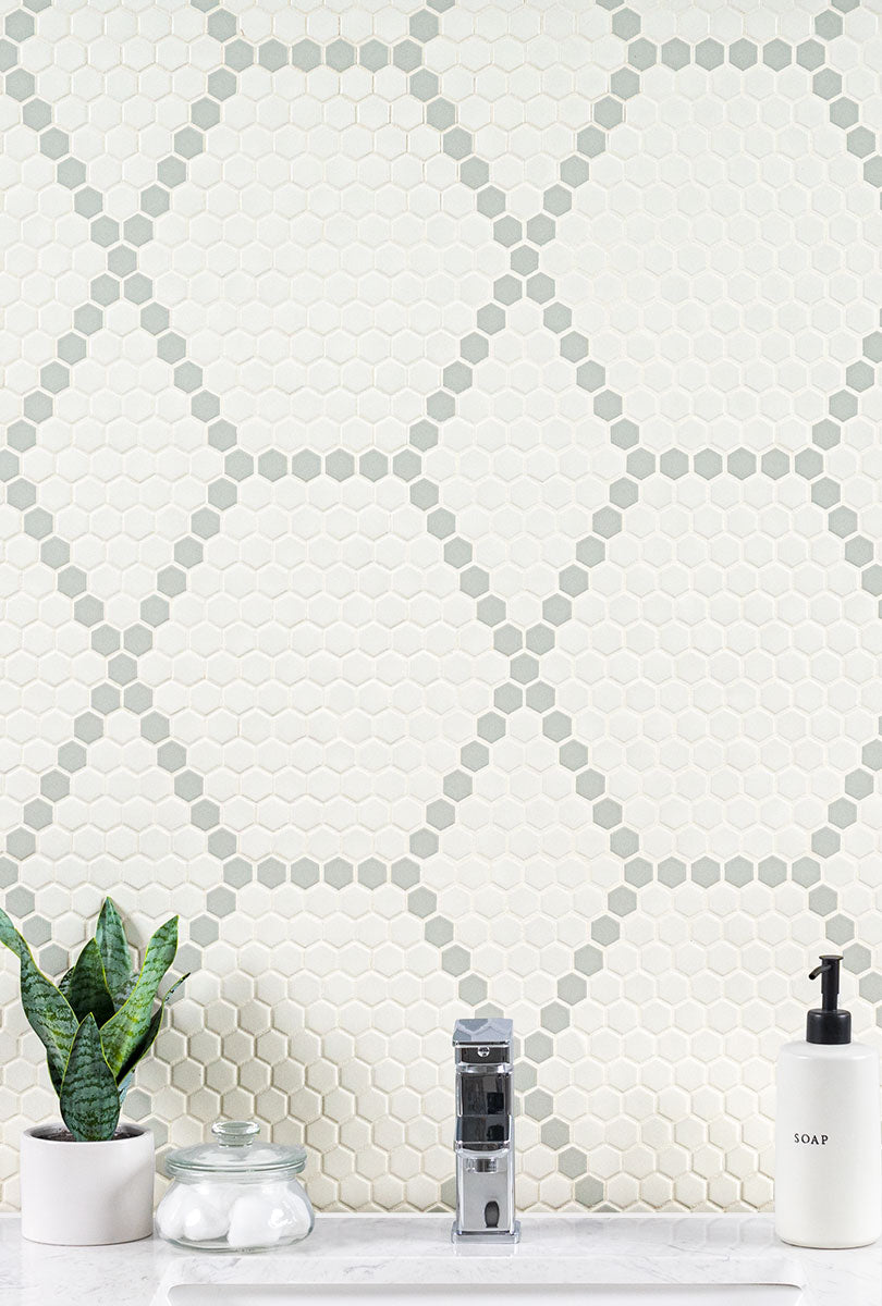MSI White & Gray Hive Pattern 1" Hexagon Matte Porcelain mosaic (SMOT-PT-RETBIAGRA-HIVM) – MSI room scene