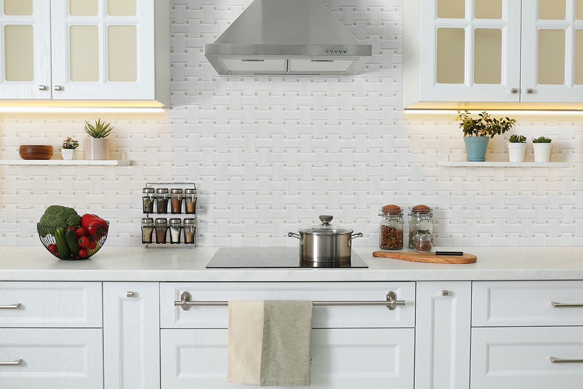 MSI White and Gray Basketweave Matte Porcelain mosaic (SMOT-PT-RETBIAGRA-BWM) – MSI room scene