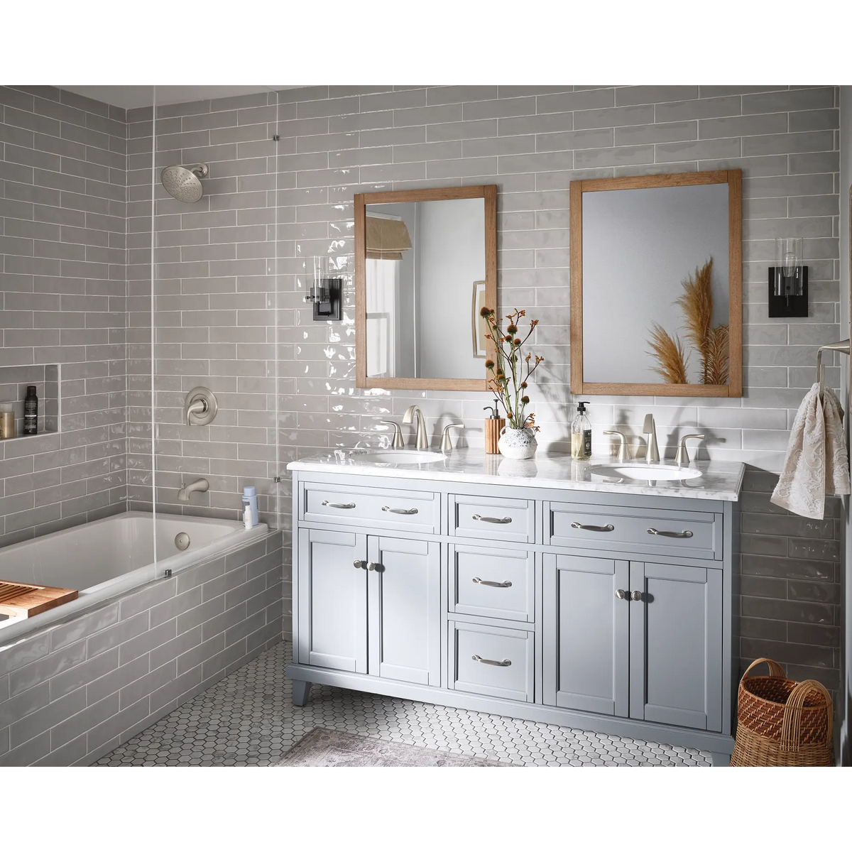Moen Oxby Posi-Temp Tub/Shower 82660 in Spot Resist Brushed Nickel (82660SRN) - view 4