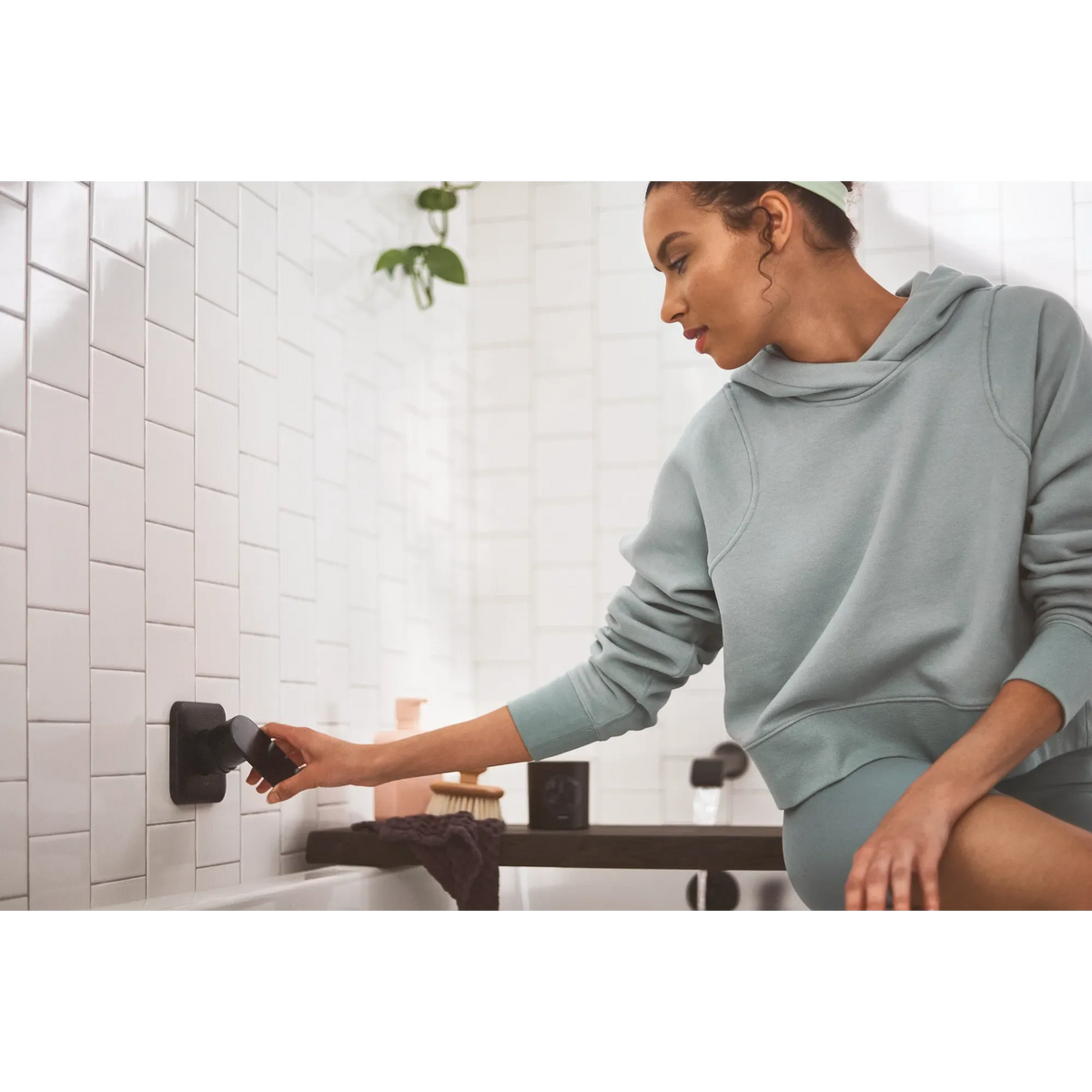 Moen Genta LX Single-Handle Non-Diverter Wall-Mount Tub Filler WT901 in Matte Black (WT901BL) - view 8