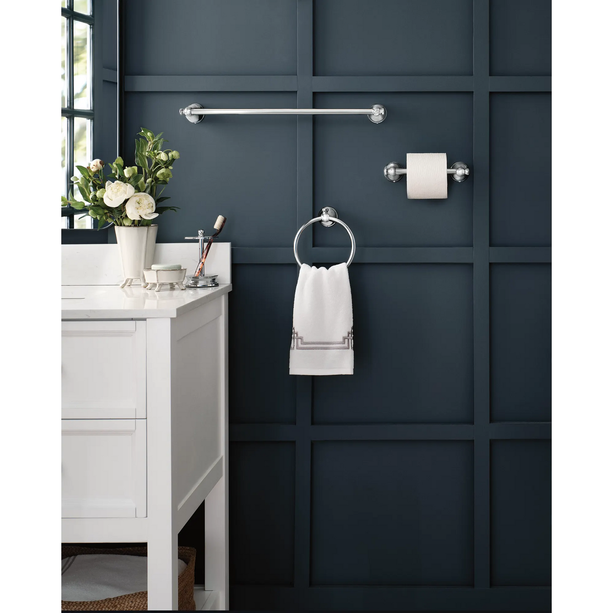 Moen Caldwell 3 Pc Kit: Pivoting Paper Holder, Towel Bar and Towel Ring Y3193 in Chrome (Y3193CH) - view 2